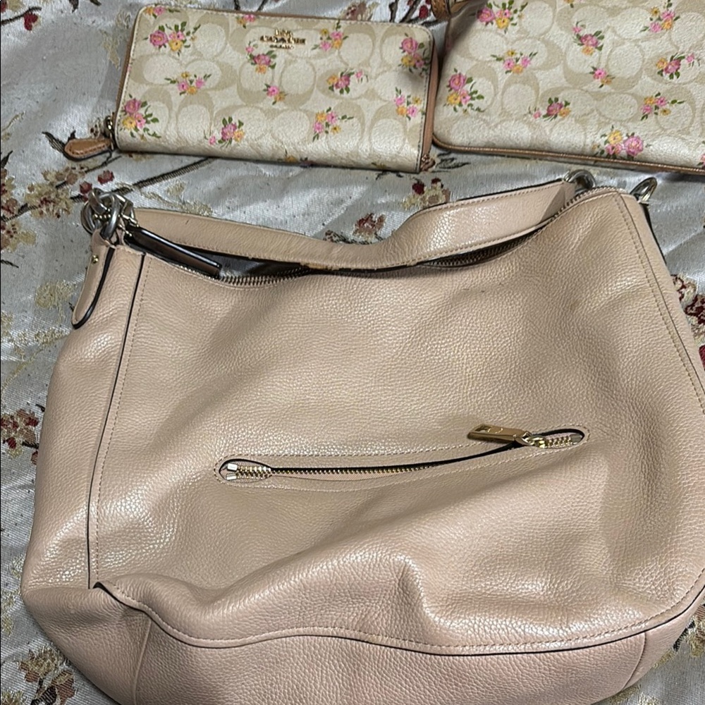 Coach Cream Leather Hobo Bag with Metallic Hardware